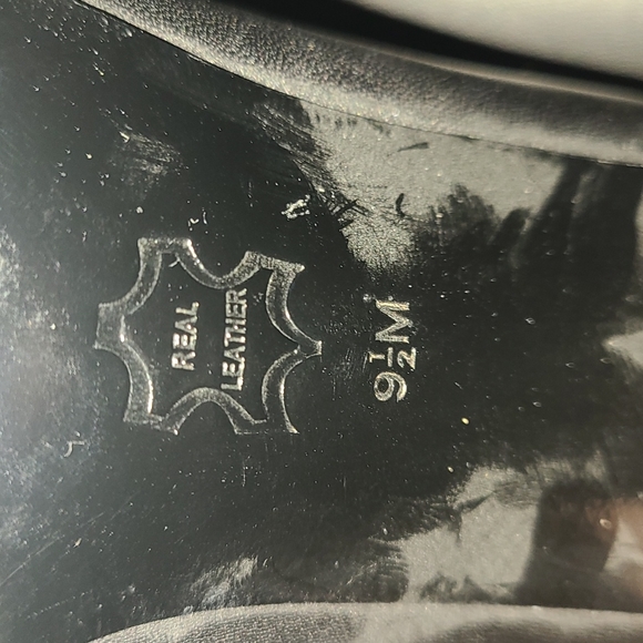 Kenneth Cole black leather tall boots - Picture 8 of 8